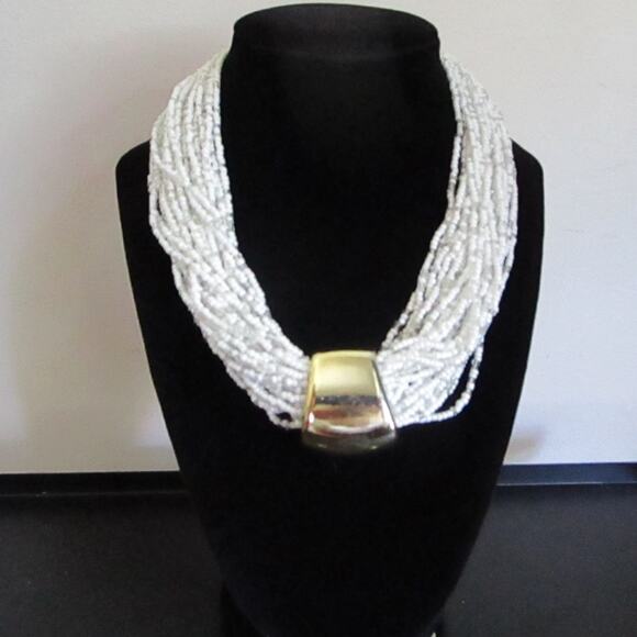 Vintage White Seed Bead Torsade Necklace Gold Tone Statement Pendant 80s 90s - Picture 3 of 16